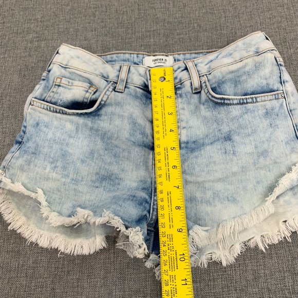 Forever 21 Light Fringed Denim Shorts Acid Wash Button Down 25 Waist Mid Rise - Picture 9 of 13